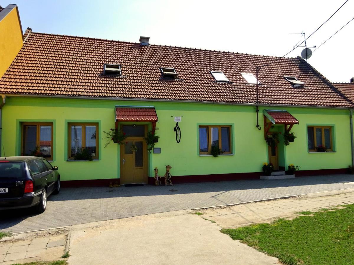 Ubytovani Dana Brentnerova Milovice  Luaran gambar